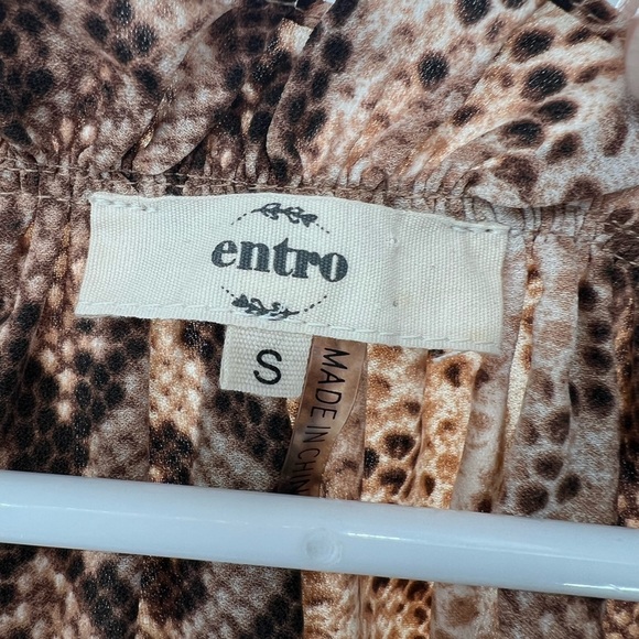 Entro snake skin reptile top ruffle sleeve tie v-neck popover lightweight small - Picture 6 of 7